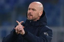 Tin MU 4/4: Ten Hag xác định 2 tân binh đầu tiên cho MU, vung tiền mua sao Barca