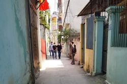 Hà Nội: Đang ngủ trong phòng, nữ sinh bị cướp kề dao vào cổ
