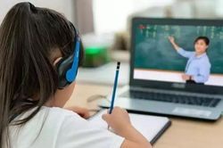 Hỗ trợ học sinh, sinh viên tối đa 10 triệu đồng vay vốn mua thiết bị học trực tuyến