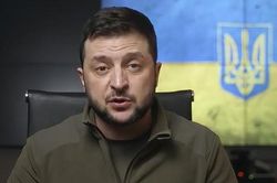 WSJ: Tổng thống Zelensky từ chối đề nghị hòa bình vài ngày trước khi Nga tiến quân