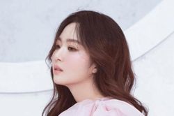 Nhan sắc kiều diễm của Anh Sa - con gái Hoa hậu Giáng My