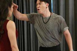 Bị chồng đánh sang mách bố chồng, nào ngờ con dâu phải hứng chịu thêm những lời cay nghiệt chỉ muốn ly hôn