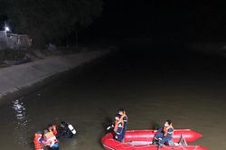 Rủ nhau đi tắm sông, 5 học sinh bị nước cuốn trôi mất tích