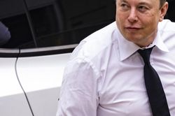 Elon Musk chi 3 tỉ USD để trở thành cổ đông lớn nhất của Twitter