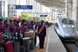 Trung Quốc đổ nguồn lực hùng vào Thượng Hải dập dịch Covid-19