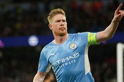 Man City và Liverpool cùng đặt một chân vào bán kết Champions League