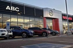 Đại lý Nissan bị phạt gần 11 tỷ đồng vì ép khách mua xe kèm 'lạc'
