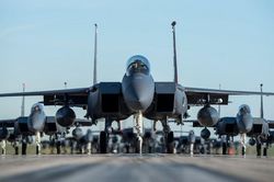 Gửi tiêm kích F-15 và F-16 đến Ukraine sẽ gây rắc rối lớn cho NATO