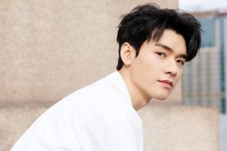 Cung Tuấn lên tiếng về tin từng làm trai bao