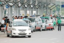 Sân bay Tân Sơn Nhất lên phương án bổ sung taxi phục vụ người dân dịp lễ 30/4 - 1/5