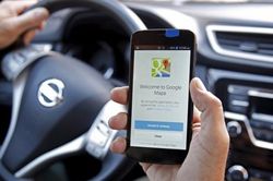 Google Maps sắp hiển thị đường có thu phí, hệ thống đèn giao thông