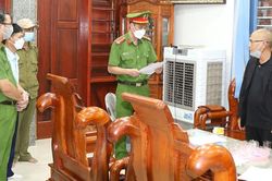 Thầy bói 'nổ' có nhiều mối quan hệ để lừa đảo chiếm đoạt tài sản