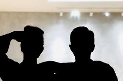 Thêm cặp đôi sao Việt nổi tiếng bắt trend trào lưu 'ôm vào lòng', ngọt nhất là màn 'khóa môi'