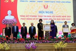 Phó Chủ tịch nước dự Hội nghị tổng kết phong trào thi đua ở Lâm Đồng