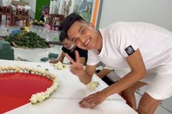 Hé lộ lý do Mạc Văn Khoa chọn quán bún đậu để cầu hôn Vy Pumpe, loạt ảnh chứng minh đàng trai cực tinh tế