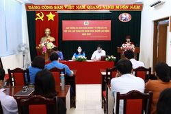 Tiếp xúc, đối thoại với đoàn viên, người lao động ngành y tế