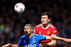 Everton 1-0 MU: Maguire lại vô tình khiến MU mất điểm