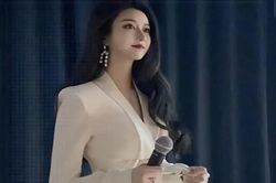 Nữ giảng viên đẹp như nữ chính phim truyền hình khiến ai cũng mê đắm