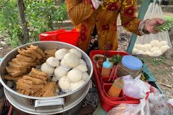 Lạ kì 'đậu hủ hấp rau răm': Món ăn dân giã mà gây nghiện!