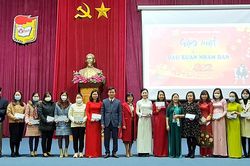 Hành trình 40 năm tự hào của Trường thpt chuyên Hùng Vương