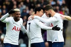 Man United và Arsenal cùng thua, Tottenham vượt lên ở cuộc đua top 4