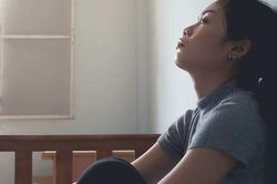 Tôi luôn bị đàn ông, bạn bè bỏ rơi