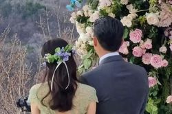 Thêm hình ảnh vợ chồng Son Ye Jin - Hyun Bin được tiết lộ, hành động của chú rể với cô dâu gây chú ý