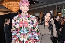 Megan Fox và hôn phu dự lễ trao giải thời trang