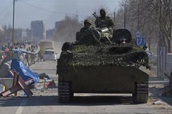 Quân ly khai Ukraine tuyên bố kiểm soát cảng biển ở Mariupol