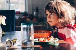Giúp trẻ thoát khỏi những bất thường về tâm lý