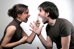 Vợ chồng như nước với lửa