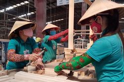 'Dọn đường' để xuất nhập khẩu lập kỷ lục mới trên 700 tỉ USD