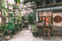 Vợ chồng tôi nghỉ việc để mở quán cà phê giữa dịch