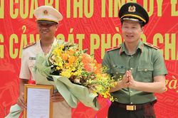 Trao quyết định thăng quân hàm vượt cấp, khen thưởng đột xuất đồng chí Thái Ngô Hiếu