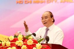 Chủ tịch nước Nguyễn Xuân Phúc: Hóc Môn, Củ Chi không phải mâm cỗ cho nhà đầu tư tận dụng trong cơn sốt giá