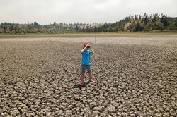 Chile công bố kế hoạch phân phối nước cho người dân chưa có tiền lệ