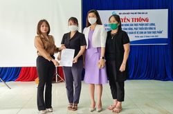 Ra mắt 'Chi hội phụ nữ tự quản về vệ sinh an toàn thực phẩm' phường Hội Thương