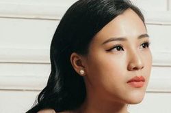 Tinh thần của Á hậu Hoàng Oanh ra sao trước việc chồng Tây tuyên bố đã ly hôn?