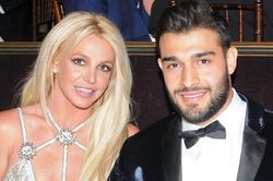 Britney Spears mang thai con thứ 3 với hôn phu kém 13 tuổi