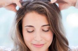 Người bị đau đầu dai dẳng hậu COVID-19 cần làm gì để nhanh khỏi?