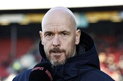 HLV Ten Hag từ chối nói về Man Utd