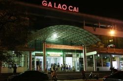 Chạy lại đôi tàu khách Hà Nội - Lào Cai phục vụ khách du lịch Sa Pa cuối tuần