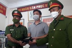 Phó Trưởng Công an phường trả 300 triệu đồng cho người đánh rơi