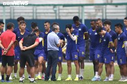 Bầu Đức động viên HAGL trước trận khai màn AFC Champions League