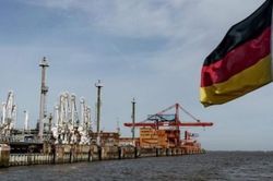 Nỗ lực 'thoát Nga' về khí đốt, Đức chi hơn 3 tỷ USD thuê trạm LNG nổi của tư nhân