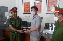 Đại úy Công an trả lại 300 triệu đồng cho người đánh rơi