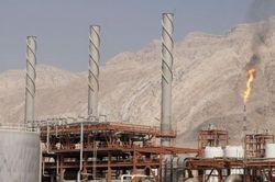 Iran: Sản lượng và xuất khẩu dầu tăng trong bối cảnh các cuộc đàm phán hạt nhân đầy hứa hẹn