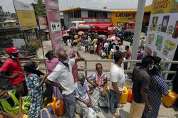 Sri Lanka đàm phán khoản cứu trợ 4 tỷ USD với IMF