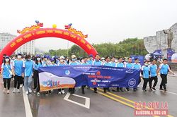 Lễ phát động chặng 4 chương trình 'Những bước chân vì cộng đồng'