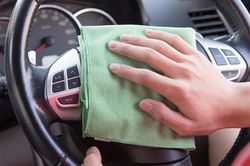 Những vị trí bẩn nhất trên xe ô tô ít ai ngờ tới